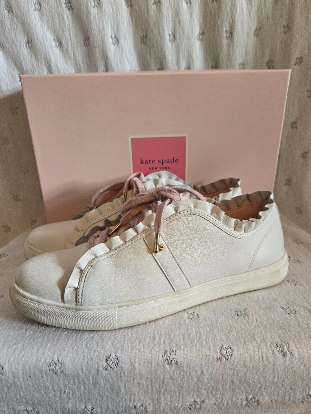kate spade Lysa White Leather Ruffle Sneakers with Pink Laces Size 8.5 - Picture 2 of 6